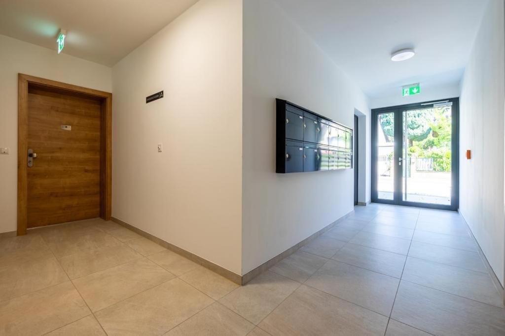 Bennett Apartment Wina Bagian luar foto